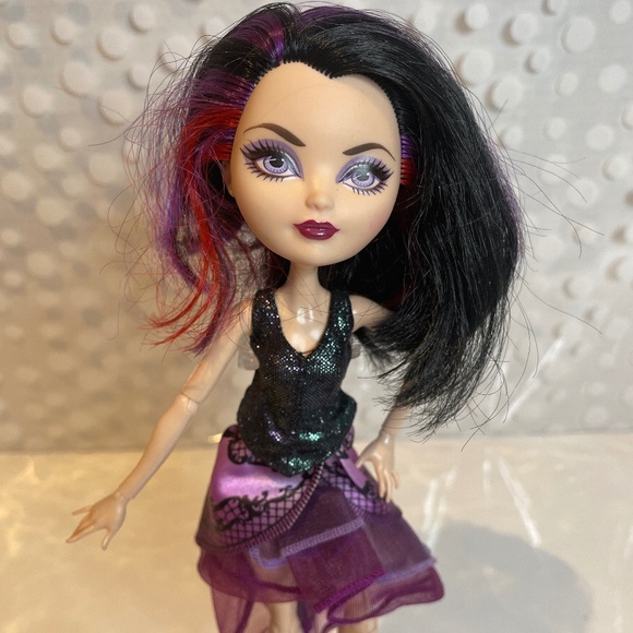 Ever After High School Spirit Raven doll Redressed - Picture 2 of 10